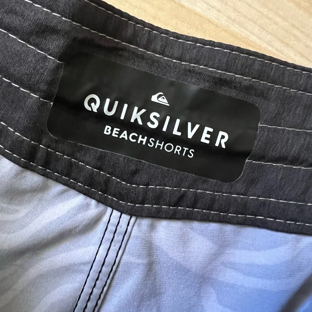 Quiksilver white and black‎ patterned board shorts beach shorts